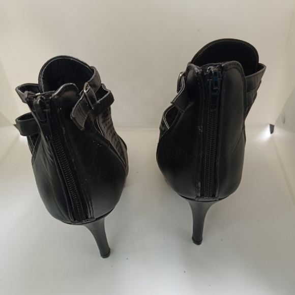 John Romaine double strap buckle perforated open toe heels - Picture 15 of 15